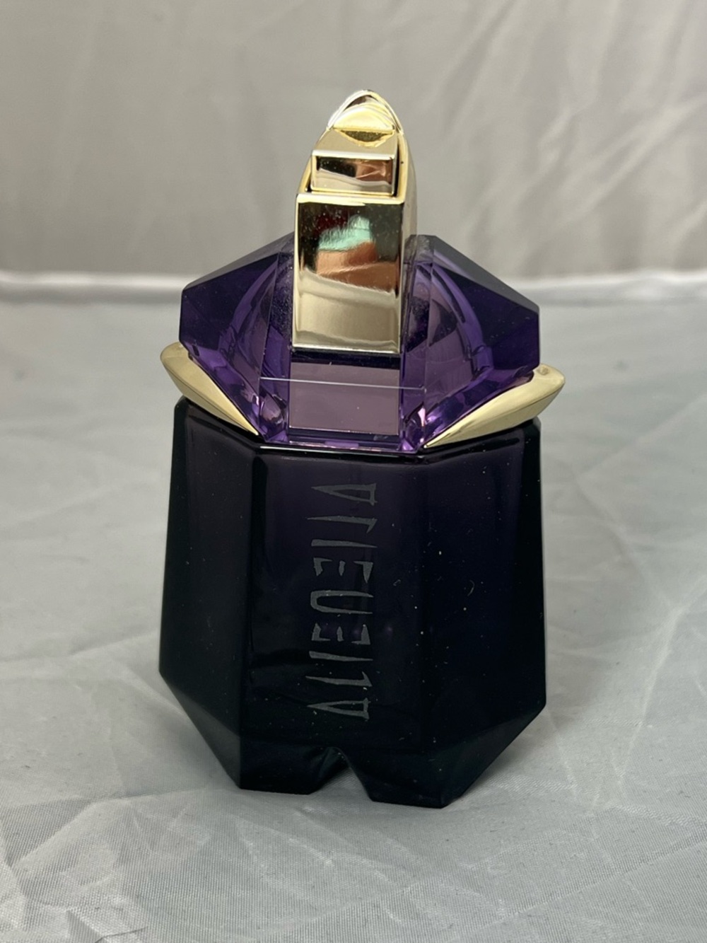 Thierry Mugler Alien Purple Bottle